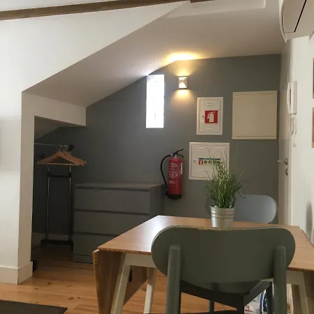 Light Green Apartments - Downtown Lisbon Daire