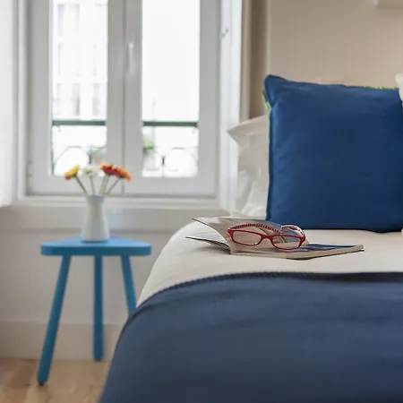 Daire Light Green Apartments - Downtown Lisbon *