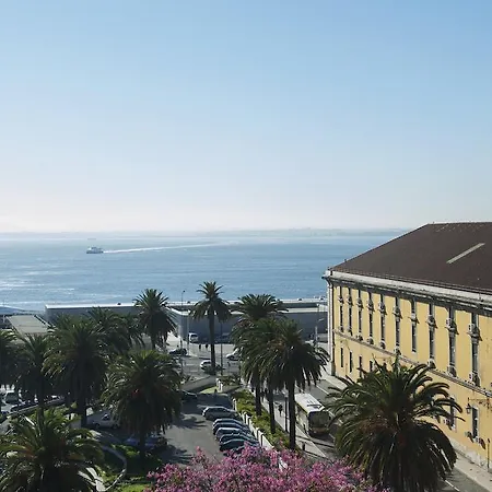Daire Light Green Apartments - Downtown Lisbon Lisboa